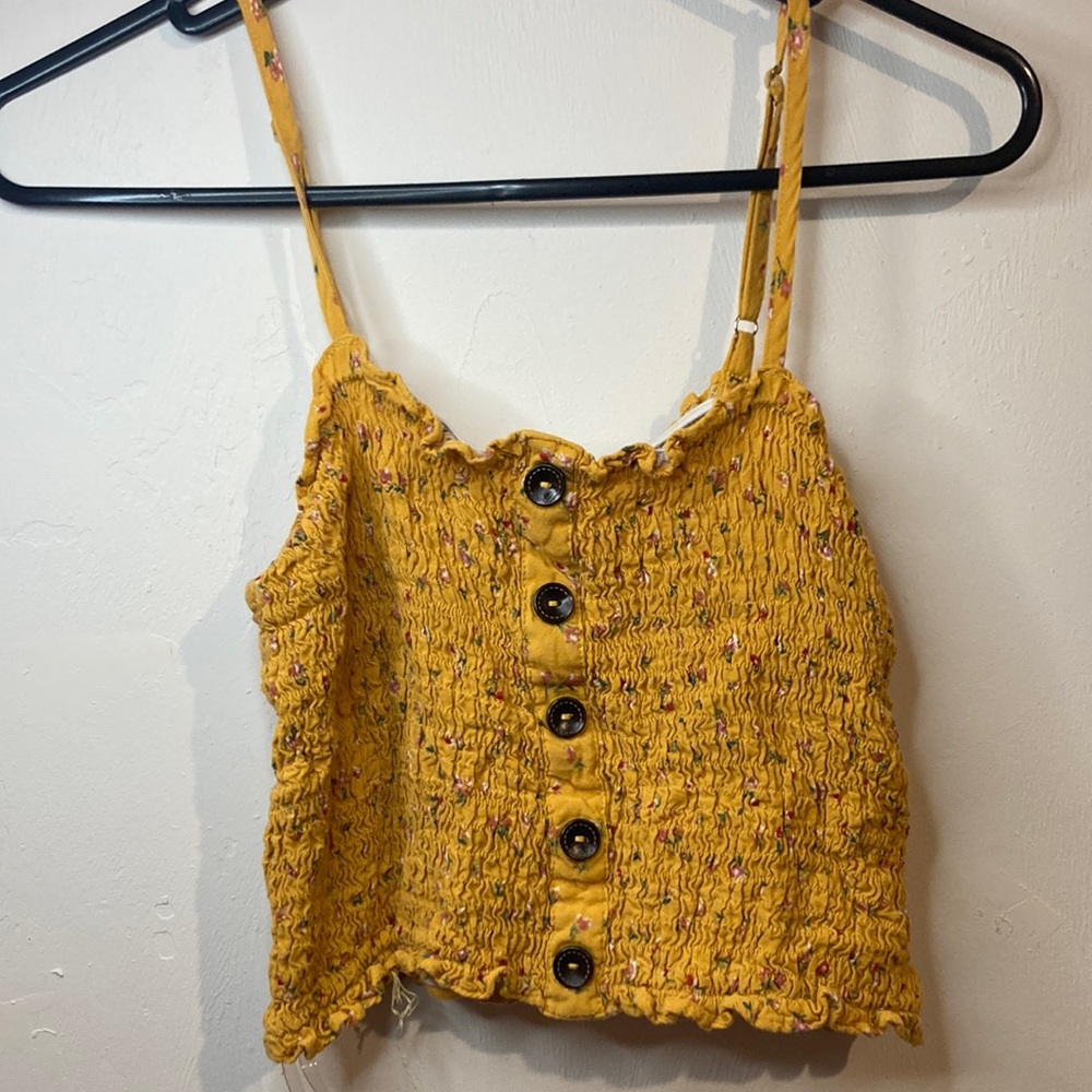Cropped yellow tank top with buttons